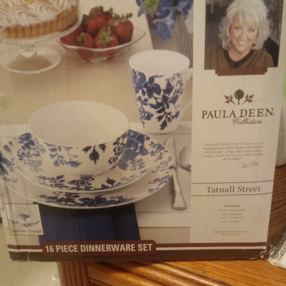 New 16-piece Paula Deen Dinnerware Set